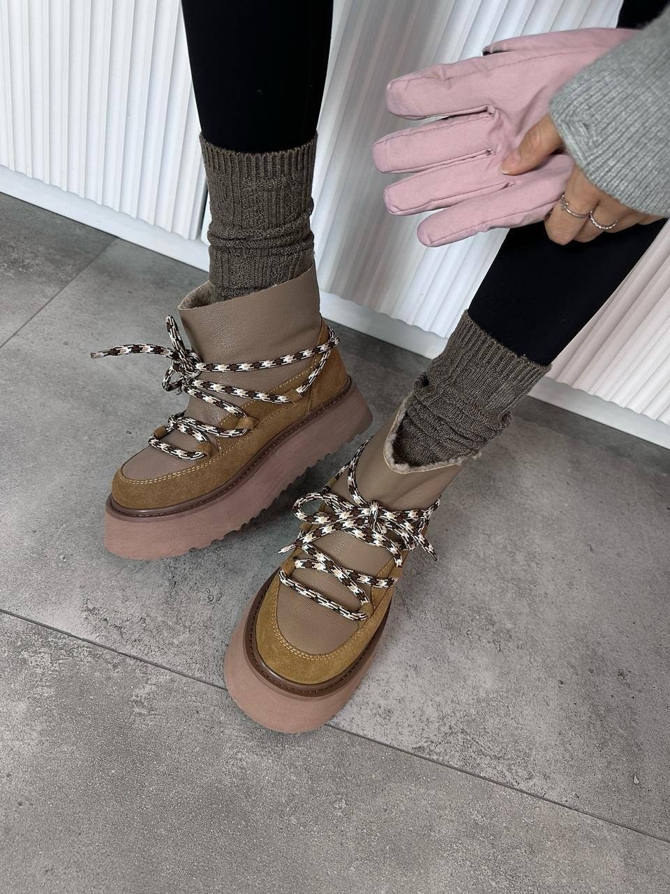 ,дутики женские,женская ,зимние угги на платформе,стильные сапоги