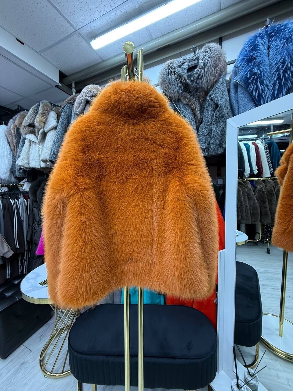 женская шуба из натурального лисьего меха,меховая куртка,женская шуба,шуба из натурального меха,женская куртка из натурального лисьего меха