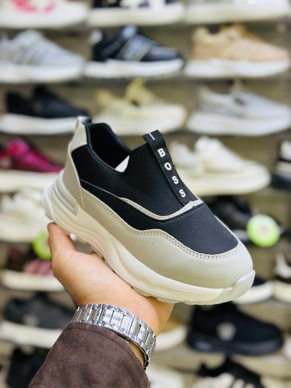 ,женские кроссовки,кроссовки модные,спортивная ,кроссовка