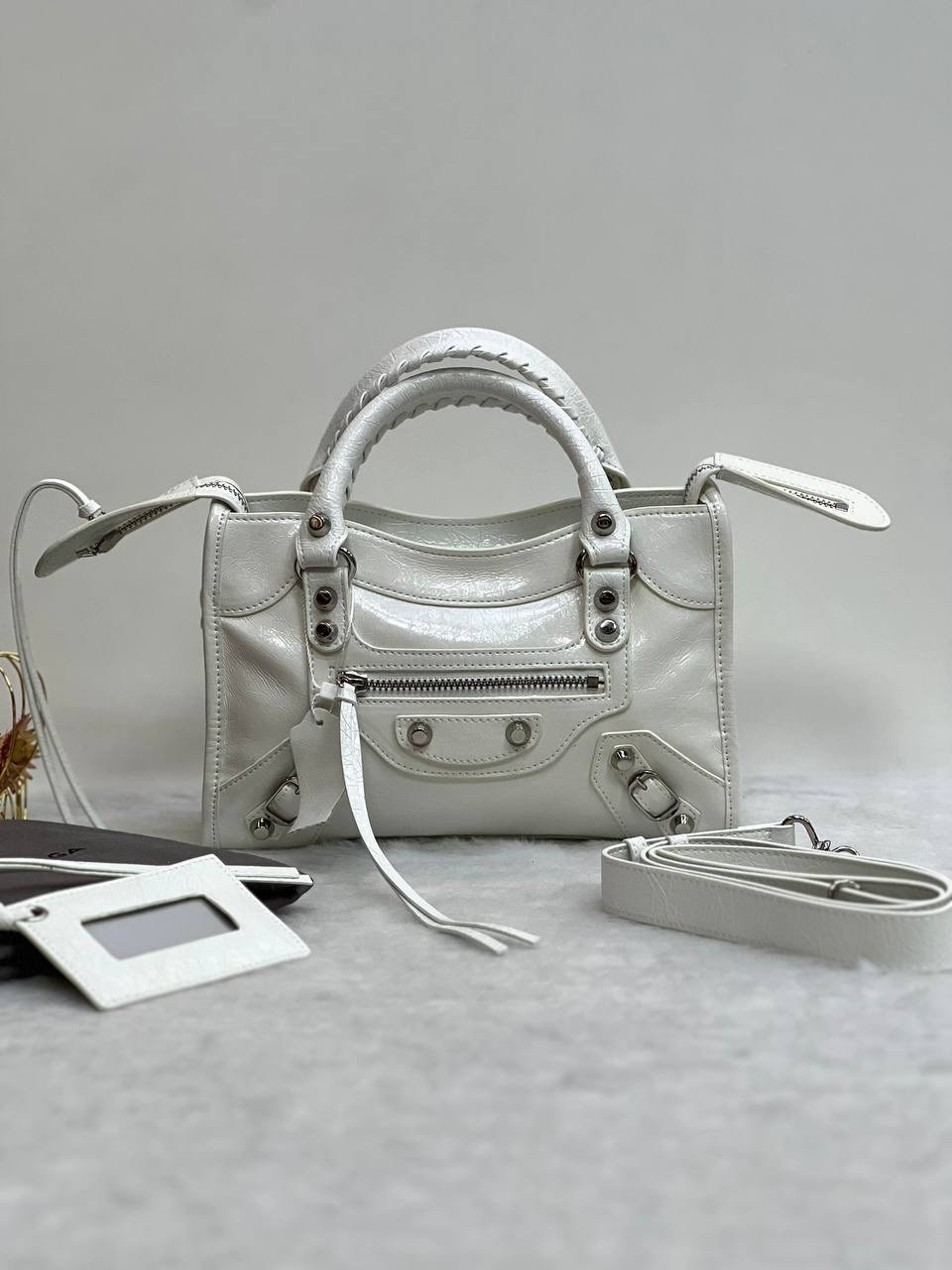 сумка баленсиага серебряная,сумки,сумки balenciaga,сумка баленсиага серая,баленсиага кристобаль