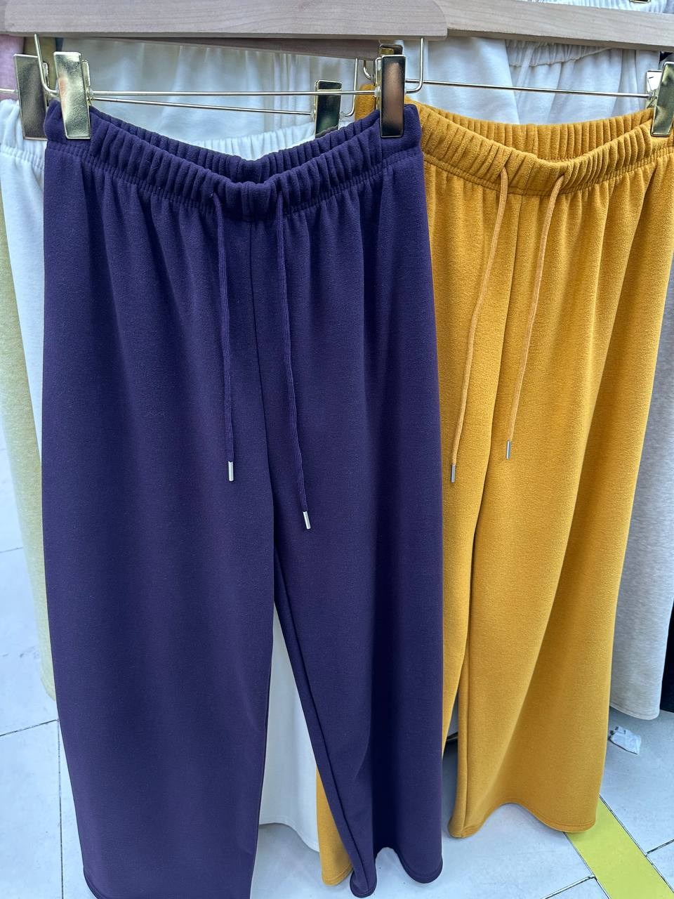брюки штаны,спортивные брюки,широкие брюки,брюки модные,одежда брюки