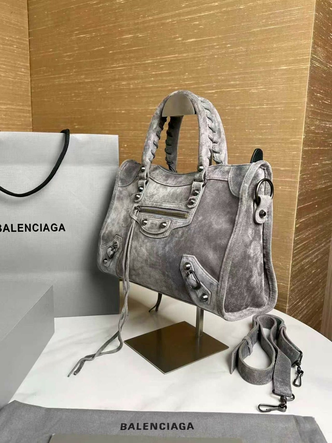 сумка balenciaga neo classic city,сумка баленсиага серая,сумки модные,баленсиага сумка,сумка