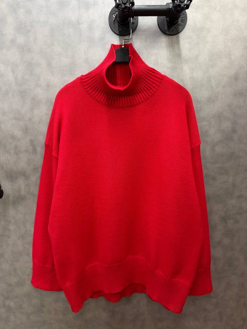 красный свитер,свитер женский однотонный,свитер с высоким воротом,вязаные свитера женские,свитер оверсайз вязаный с горлом