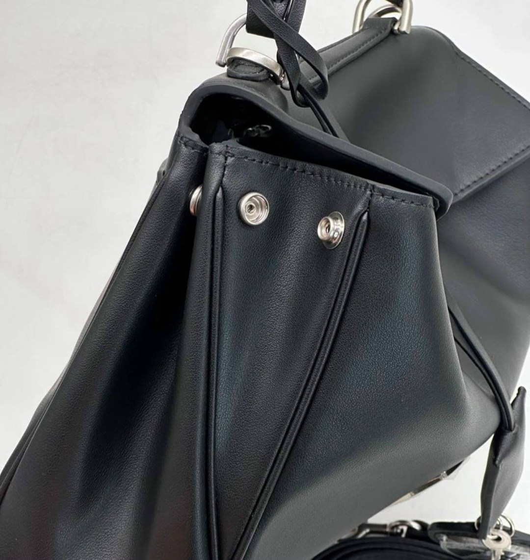 высокая мода,баленсиага кристобаль,новая коллекция баленсиага,баленсиага 2025