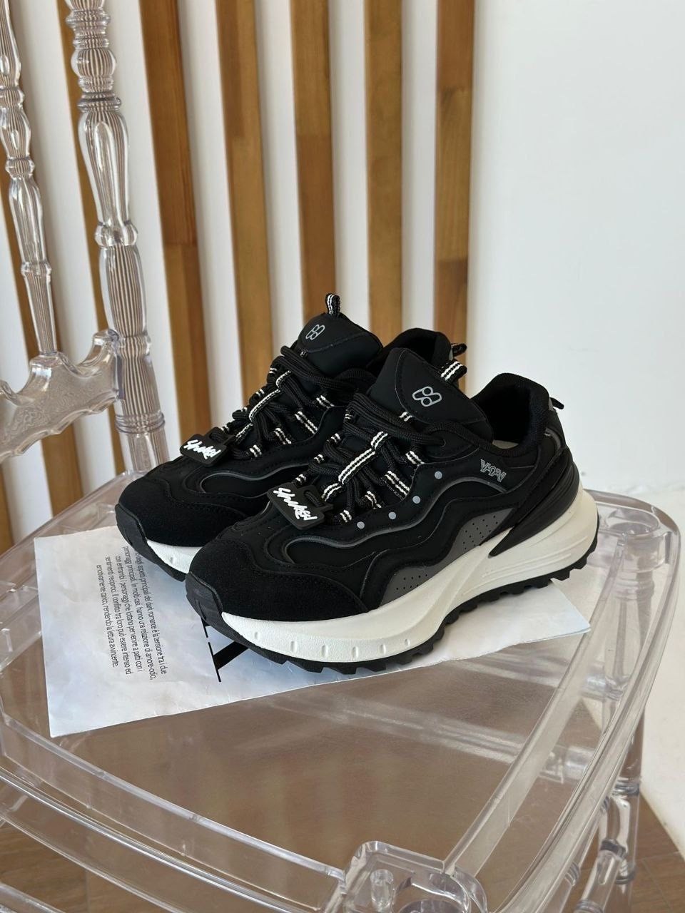 ,кроссовки женскиe,женские массивные кроссовки,кроссовки модные,стильные кроссовки