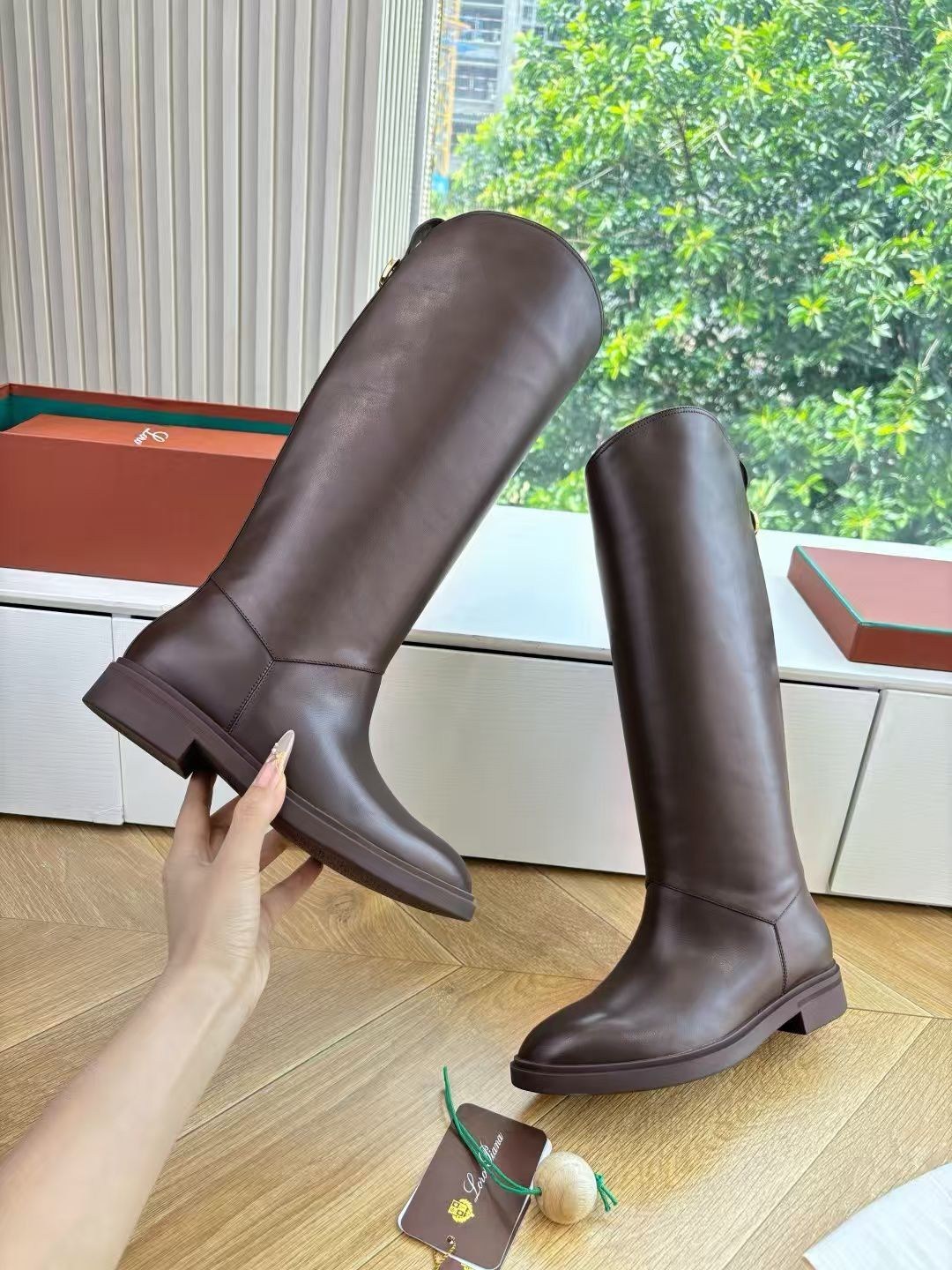 женские сапоги,сапоги высокие,,модные сапоги,стильные сапоги