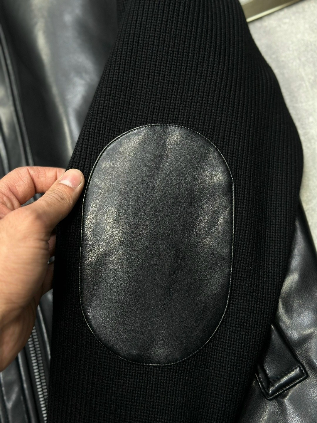 кожаная куртка,мужская кожаная куртка,куртка бомбер,кожаный бомбер филипп плейн,кожаная куртка для мужчин