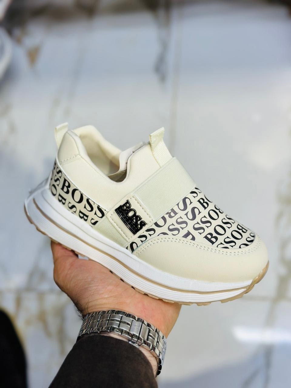 ,женские кроссовки,кроссовки модные,спортивная ,кроссовка