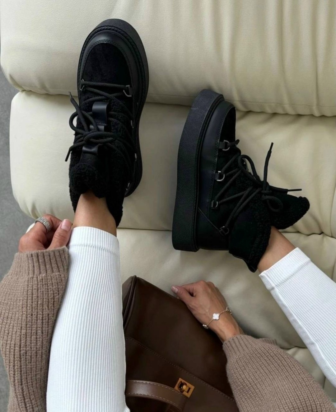 ,модная , женская,угги зимние на платформе,ботинки замша