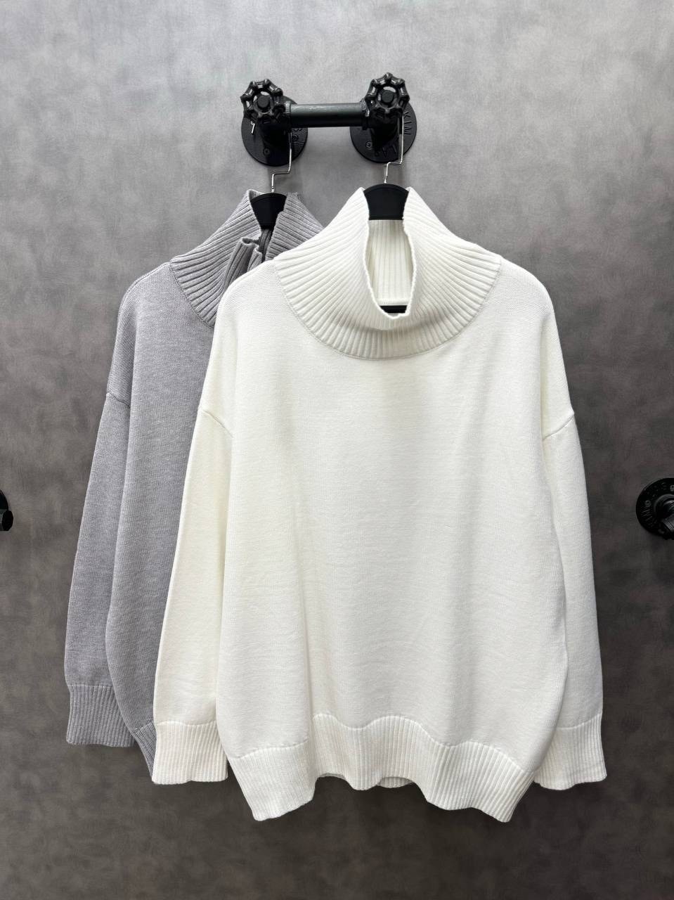 красный свитер,свитер женский однотонный,свитер с высоким воротом,вязаные свитера женские,свитер оверсайз вязаный с горлом