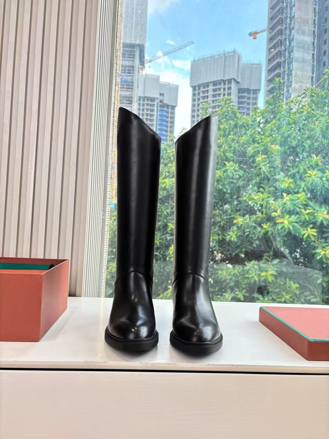 женские сапоги,,сапоги hermes,модные сапоги,кожаные сапоги