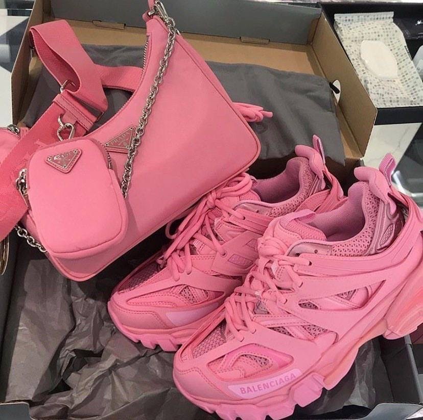 кроссовки женские balenciaga,баленсиага кроссовки трек розовые,кроссовки баленсиага трек женские,кроссовки модные,розовые кроссовки