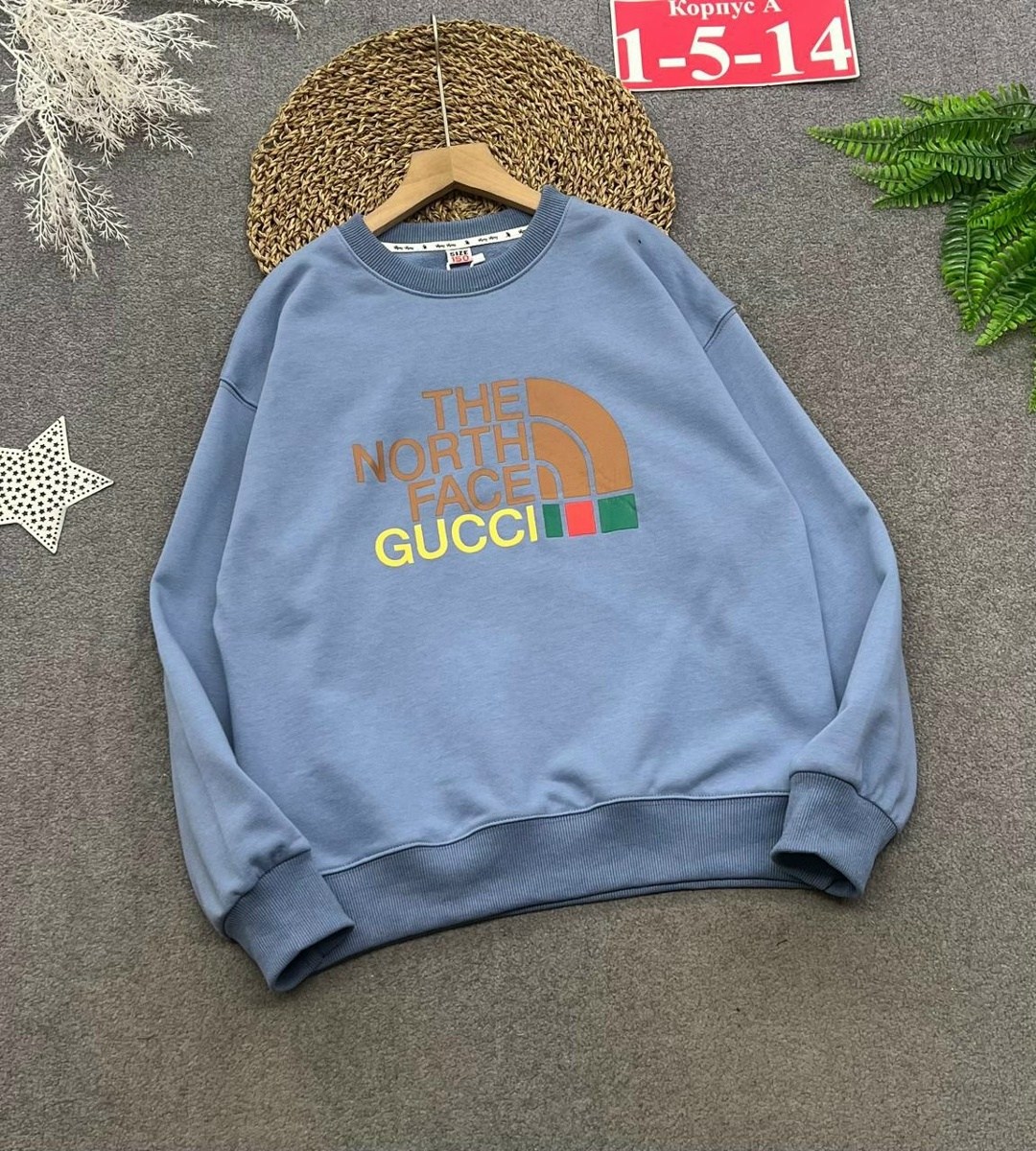 мальчик с книгами,дети книги,читающий мальчик,дети читают книги,подростки в библиотеке