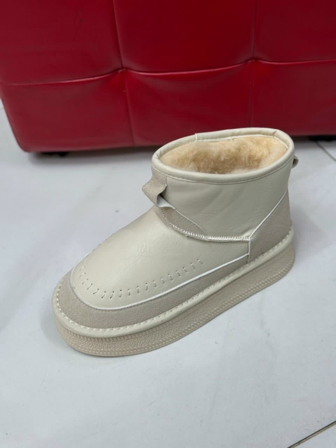 ,женская зимняя ,зимняя ,женская ,короткие угги