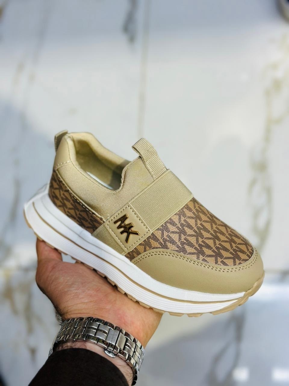 ,кроссовки женскиe,модели обуви,женская ,кроссовки закрытые