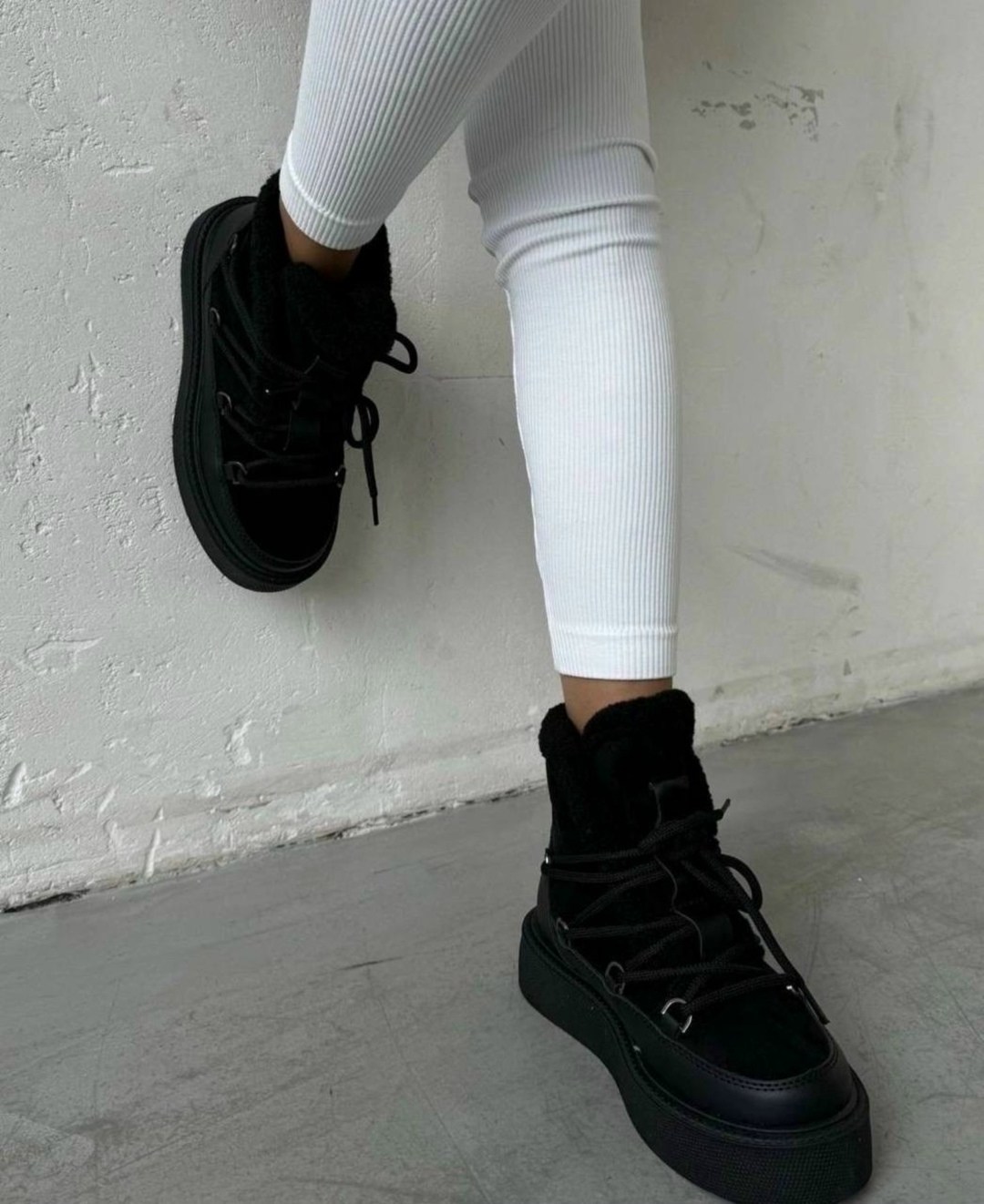 ,модная , женская,угги зимние на платформе,ботинки замша