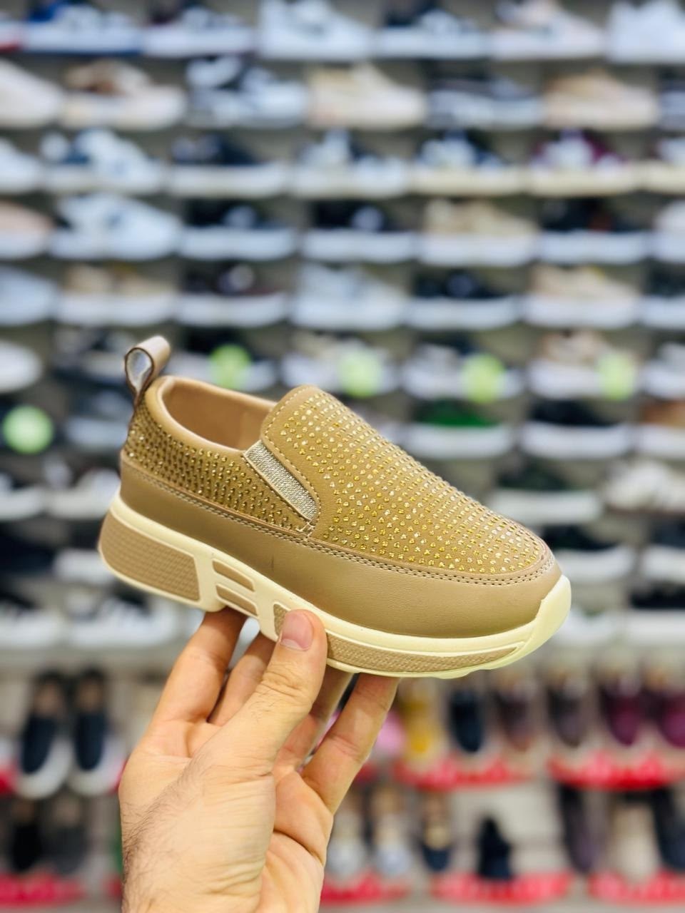 ,кроссовки женскиe,модели обуви,женская ,кроссовки закрытые