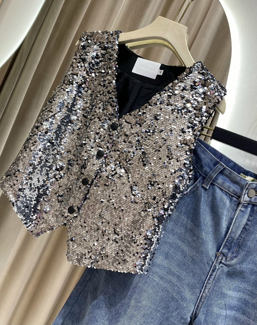 пиджак блестящий,блестящая куртка,куртка модная,куртка с блестками