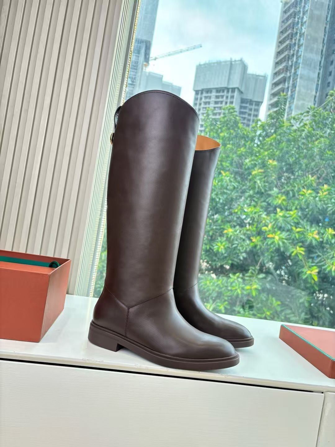 женские сапоги,сапоги высокие,,модные сапоги,стильные сапоги