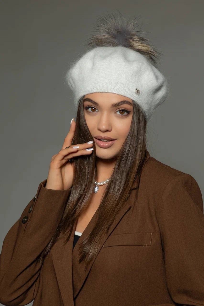 берет женский с помпоном из натурального меха,меховой помпон,беретка с помпоном,берет с помпоном,помпон из натурального меха