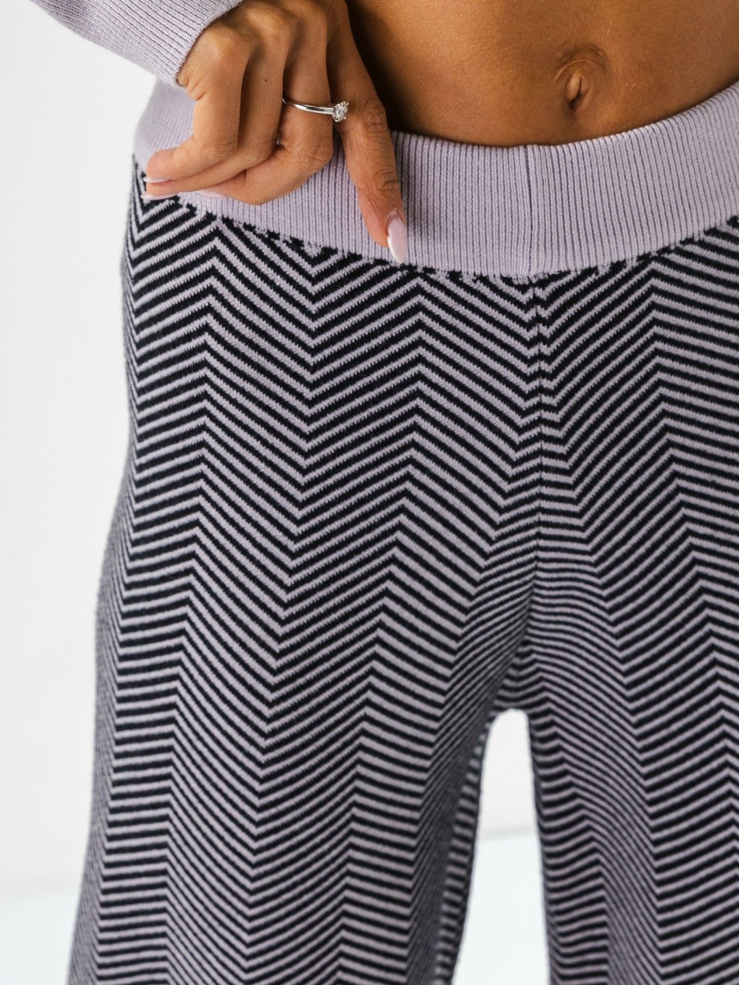 трикотажные брюки,джемпер,вязаные брюки,серый джемпер,трикотажные костюмы