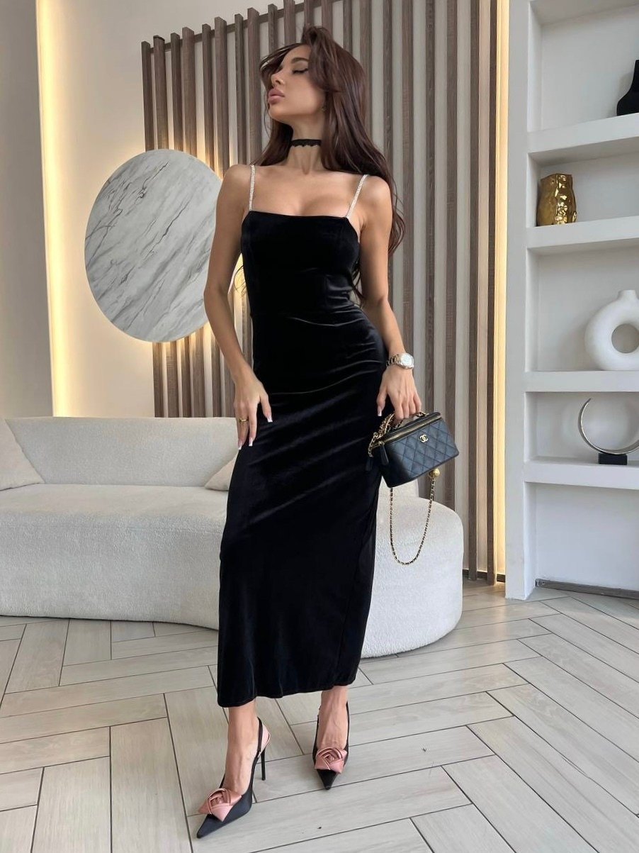 бархатные платья,бархатное платье на бретелях,платье,платье с высоким разрезом,облегающее платье