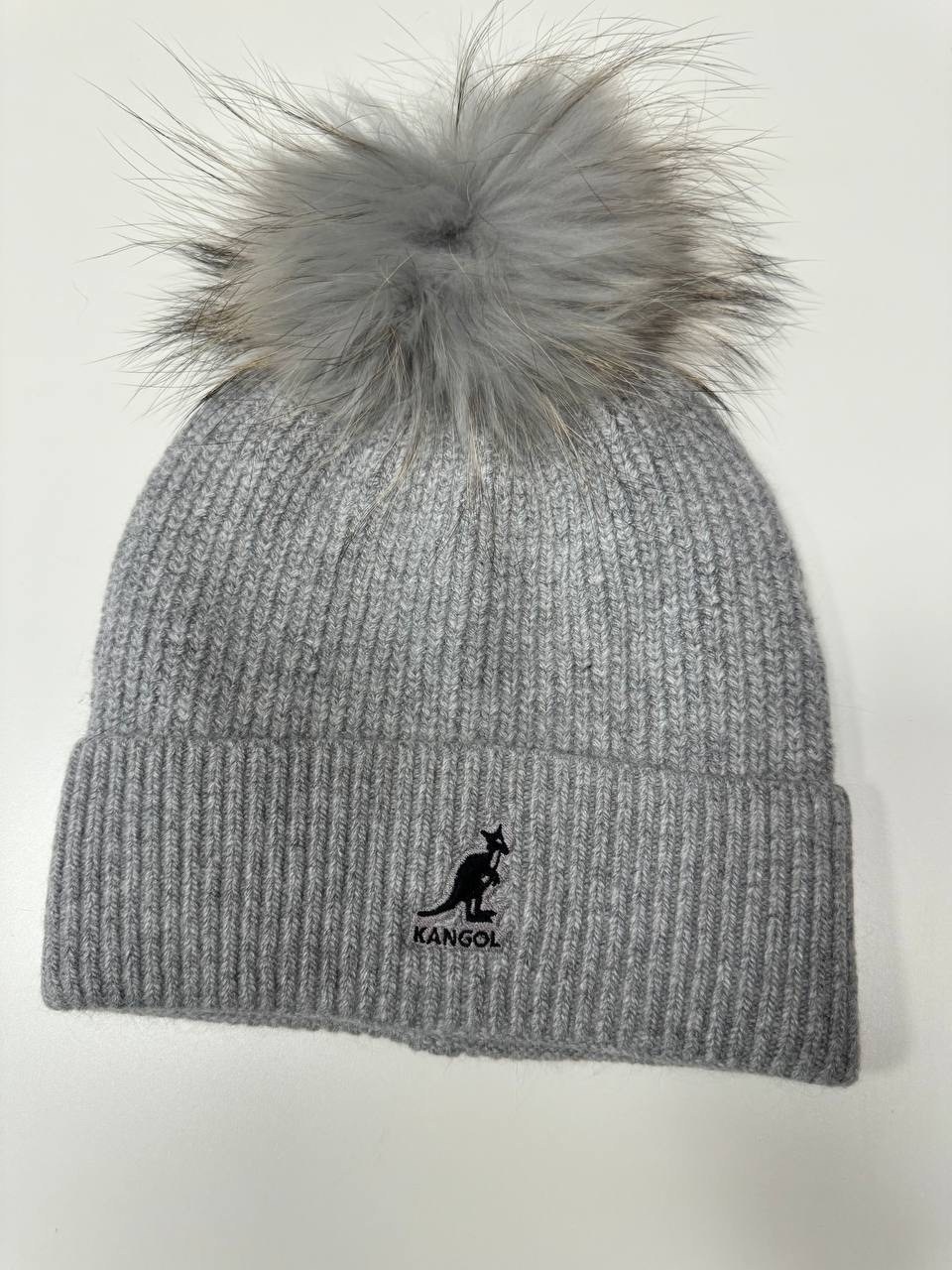 шапка с помпонами,шапка вязаная с помпоном серая,шапка с меховыми помпонами,вязаная шапка,шапка трикотажная