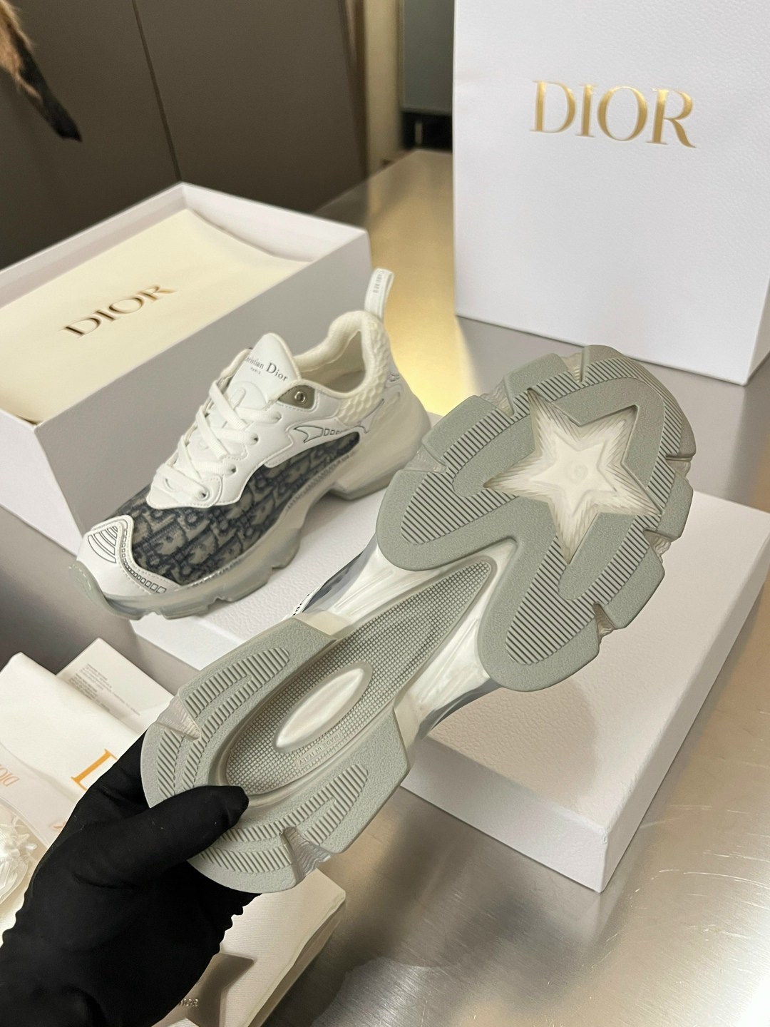 кроссовки christian dior,dior кроссовки,кроссовки dior женские,кроссовки dior vibe,кроссовки dior мужские