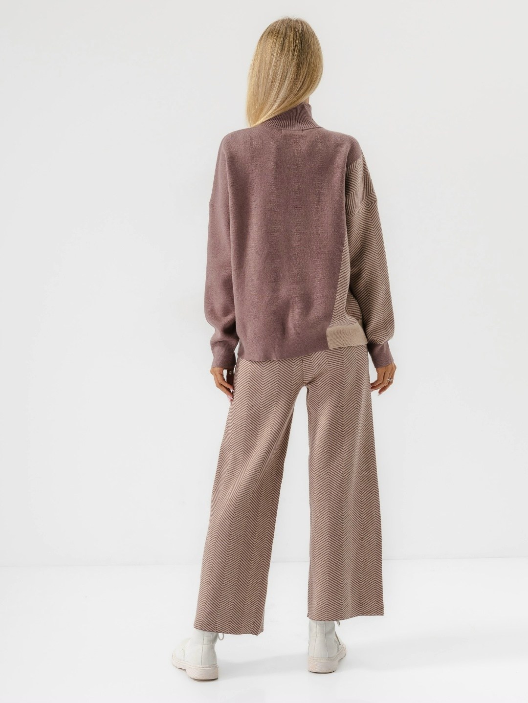 бежевый джемпер,костюм трикотажный,костюм с брюками,джемпер женские,вязаные костюмы