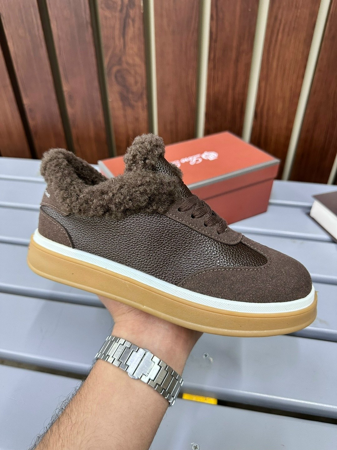 кроссовки loro piana,женские кроссовки с мехом,женские зимние кроссовки,,меховые кроссовки