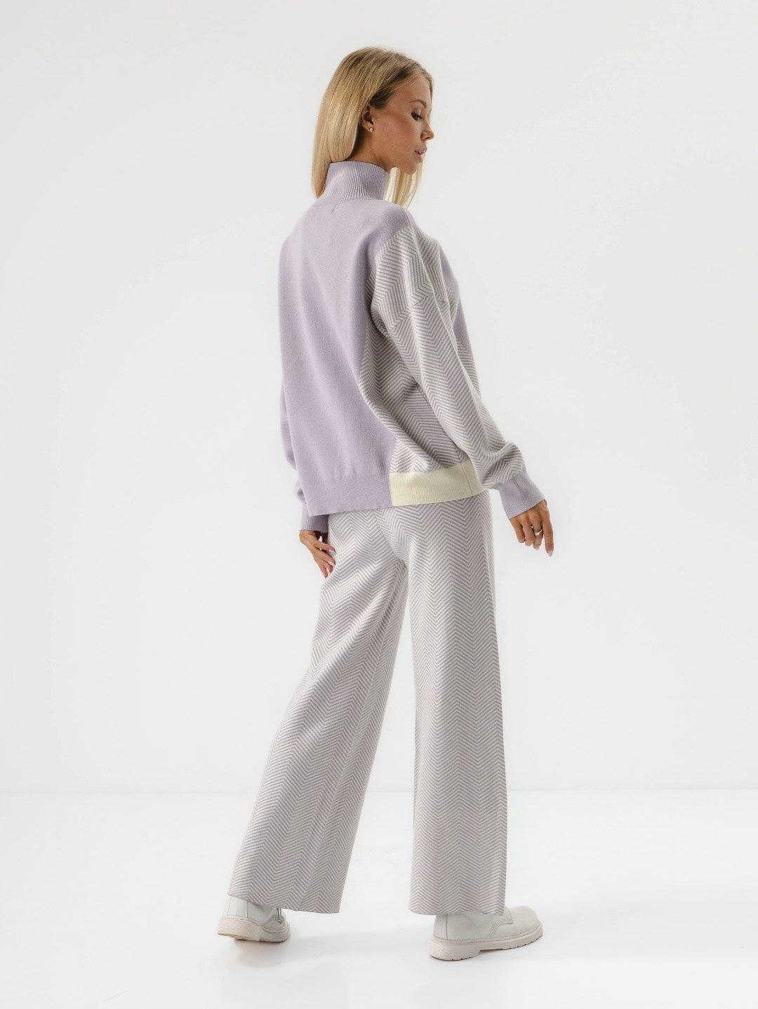 джемпер,трикотажные костюмы,фиолетовый свитер,брюки серые,вязаные костюмы