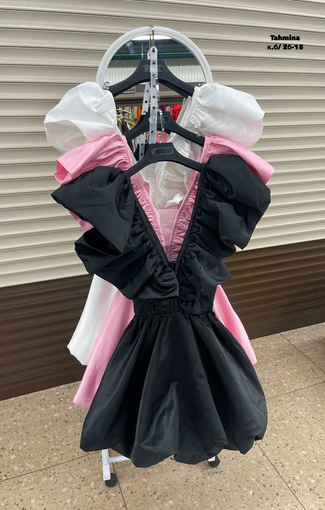 платье,атласное платье,платье с объемными рукавами,атласное платье мини,стильное платье