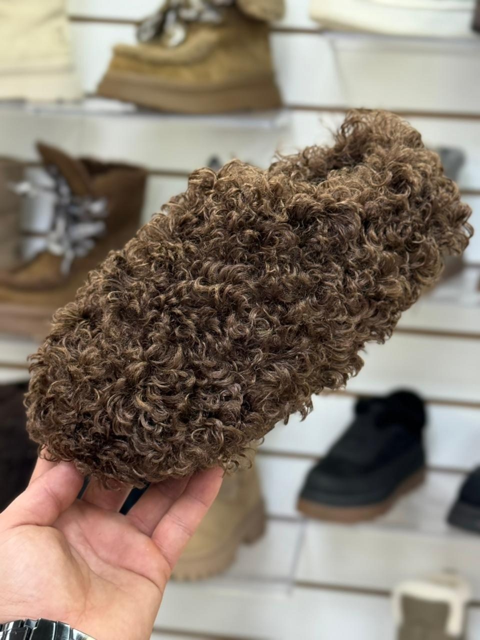 тапочки меховые,меховые домашние тапочки,,модные тапочки,меховая