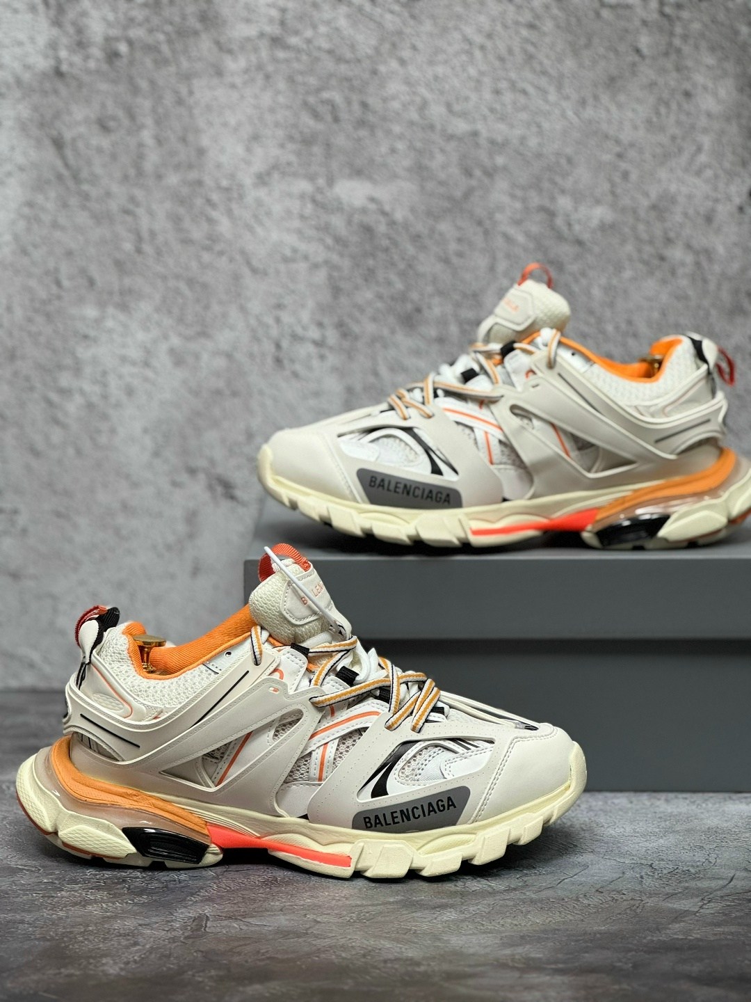 balenciaga track white orange,кроссовки balenciaga track,кроссовки balenciaga,balenciaga track,баленсиага трек 2 кроссовки