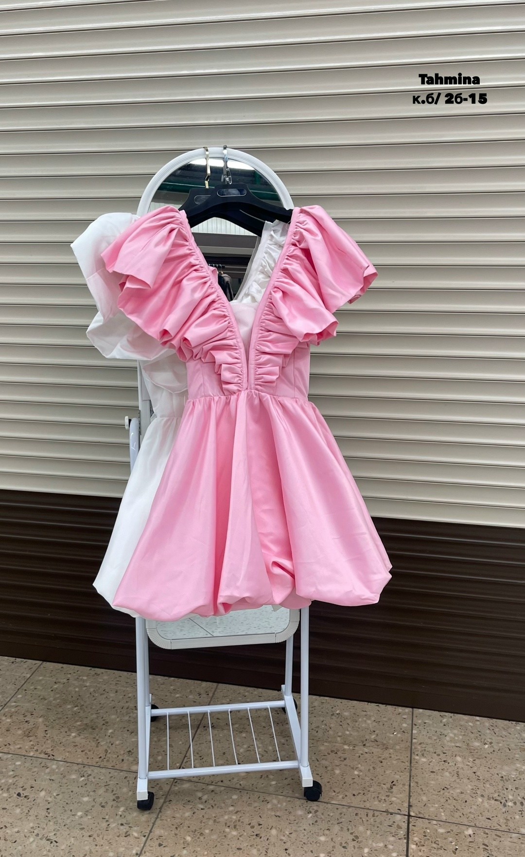 платье,атласное платье,платье с объемными рукавами,атласное платье мини,стильное платье