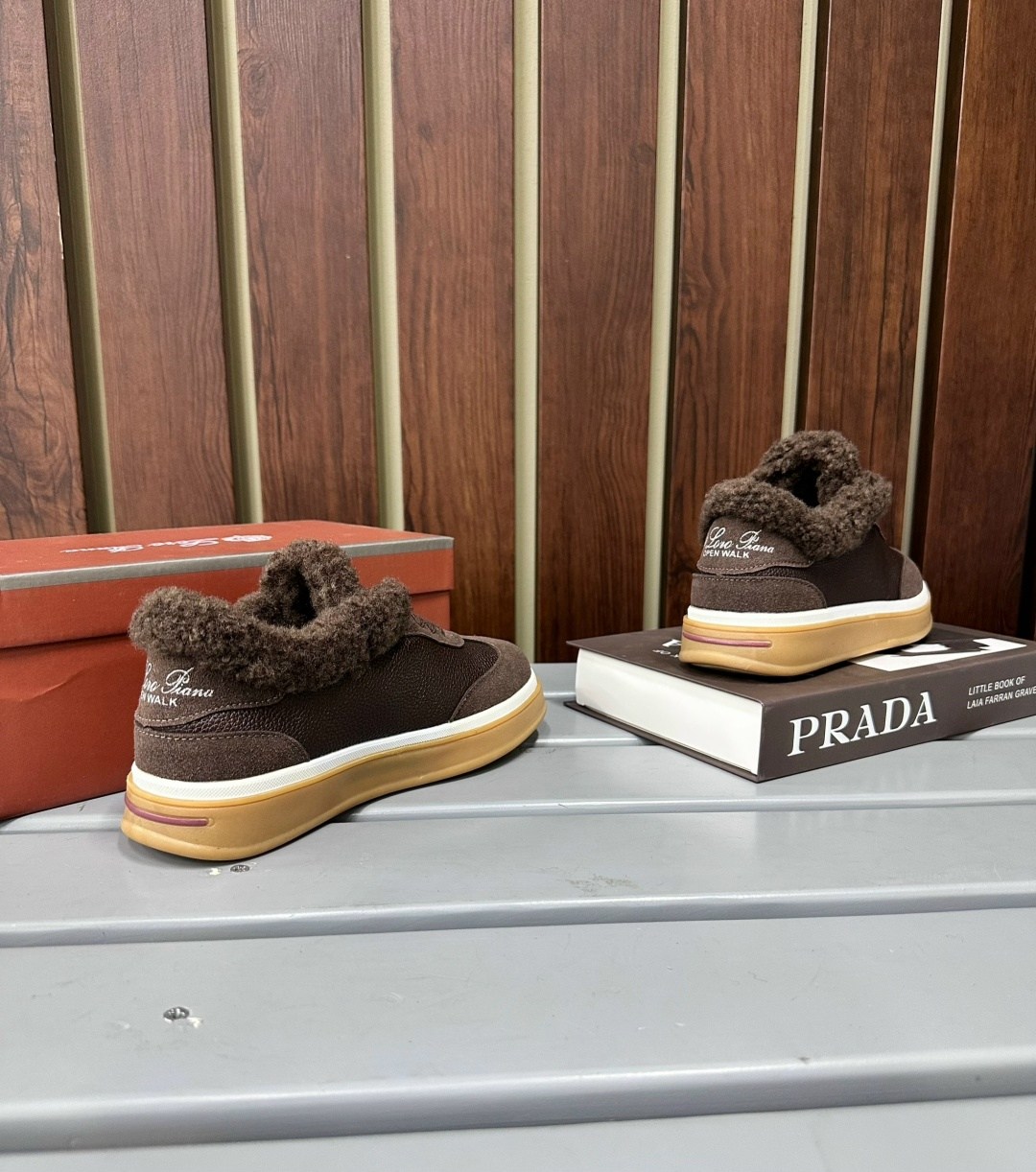 кроссовки loro piana,женские кроссовки с мехом,женские зимние кроссовки,,меховые кроссовки