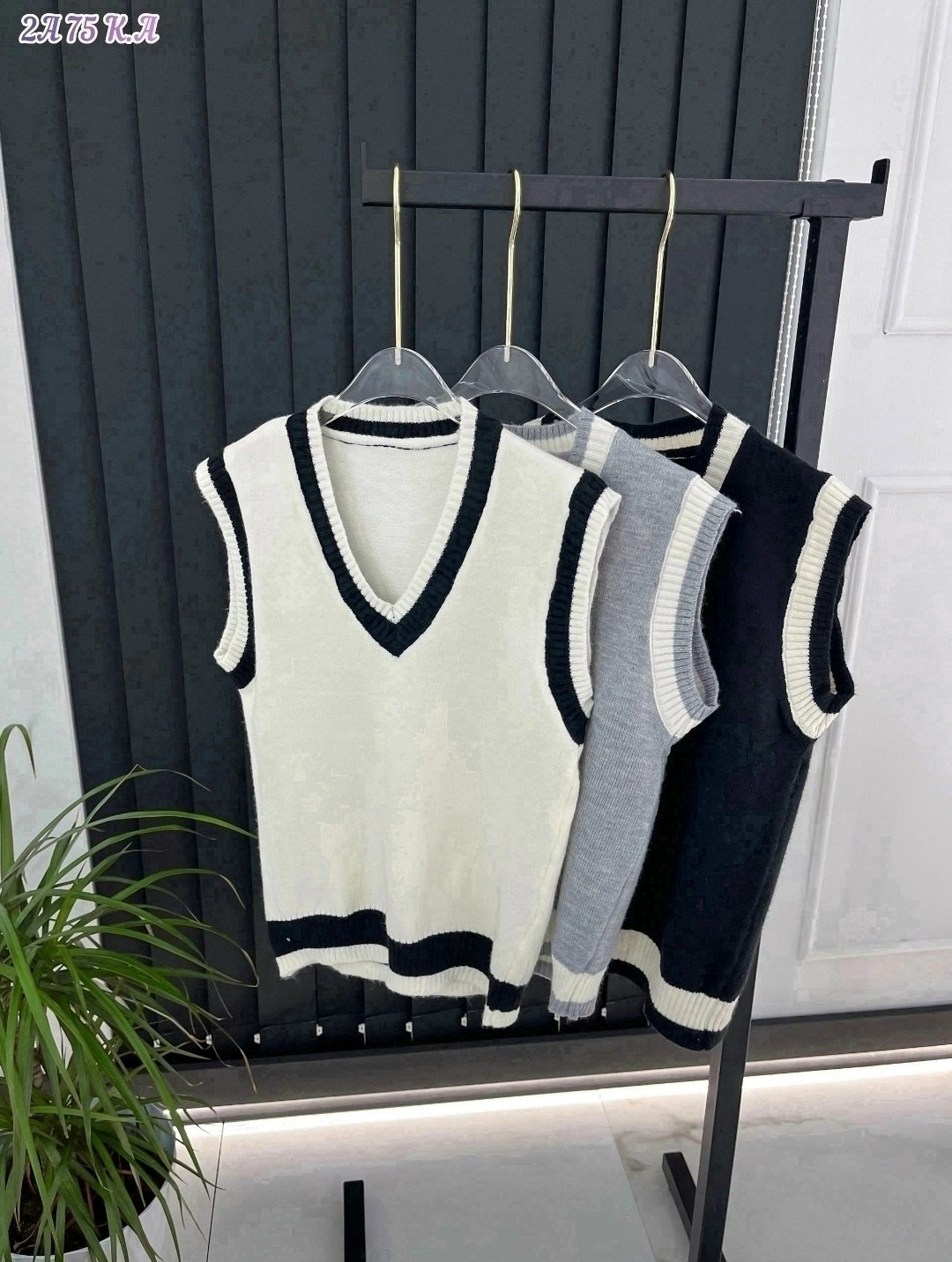 белая жилетка женская,жилетка женская,жилетка вязаная,жилет вязаный,жилетка вязаная женская