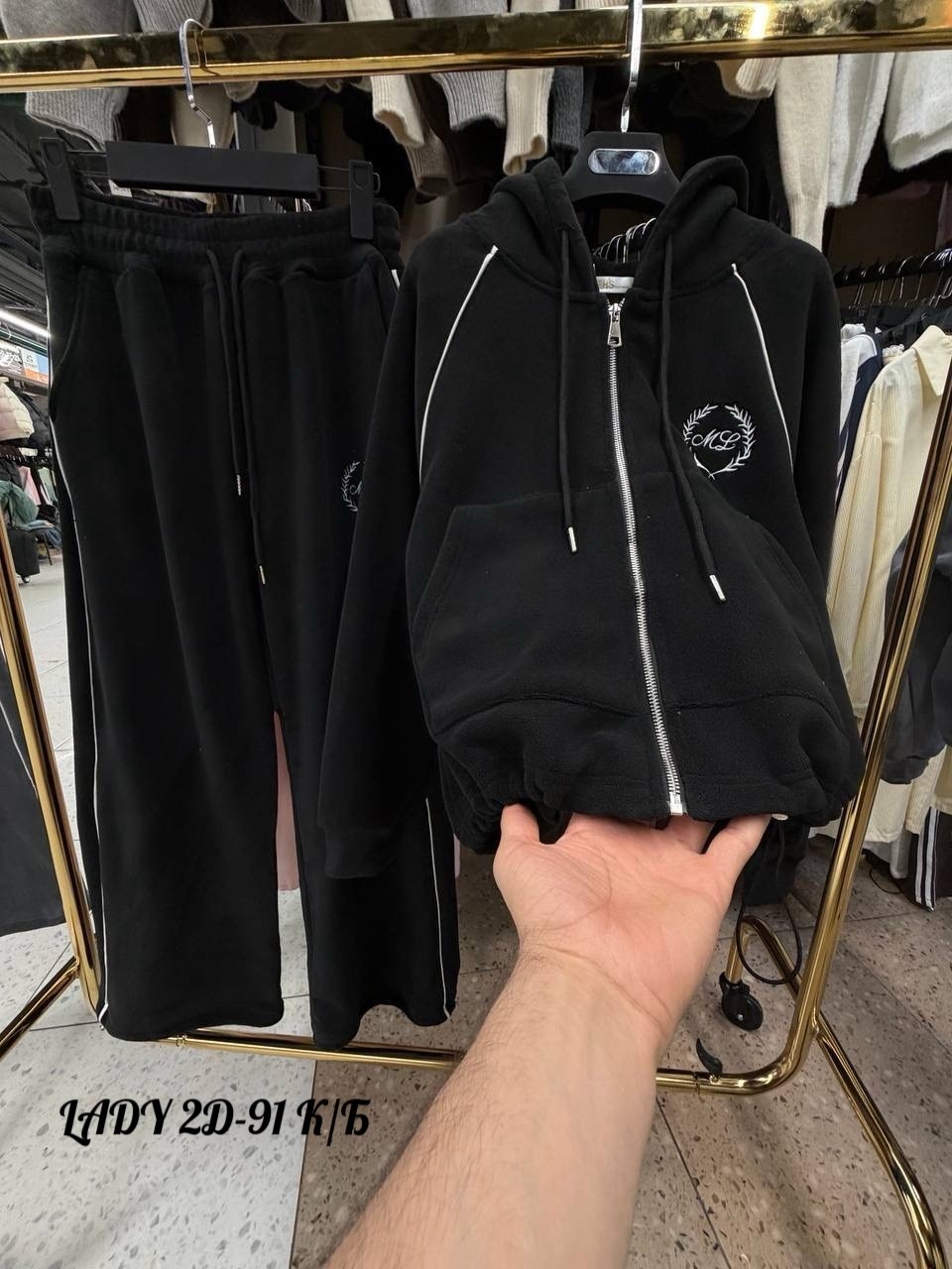 спортивные костюм,cпортивный костюм велюровый,велюровые костюмы,стильные костюмы,женские костюмы спортивные