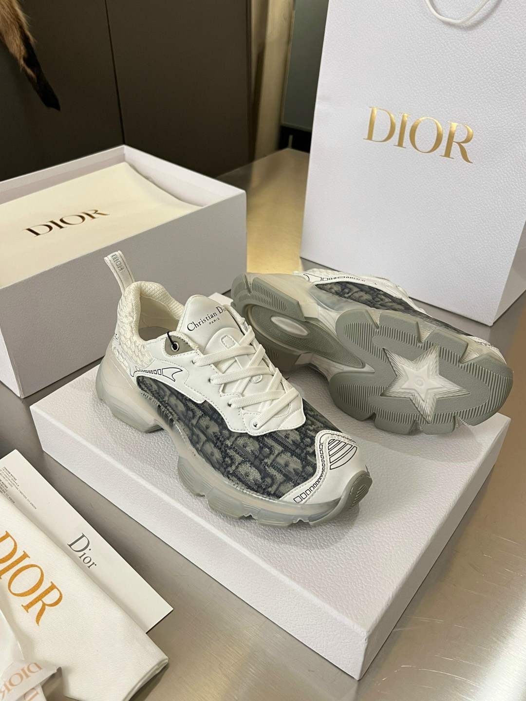 кроссовки christian dior,dior кроссовки,кроссовки dior женские,кроссовки dior vibe,кроссовки dior мужские