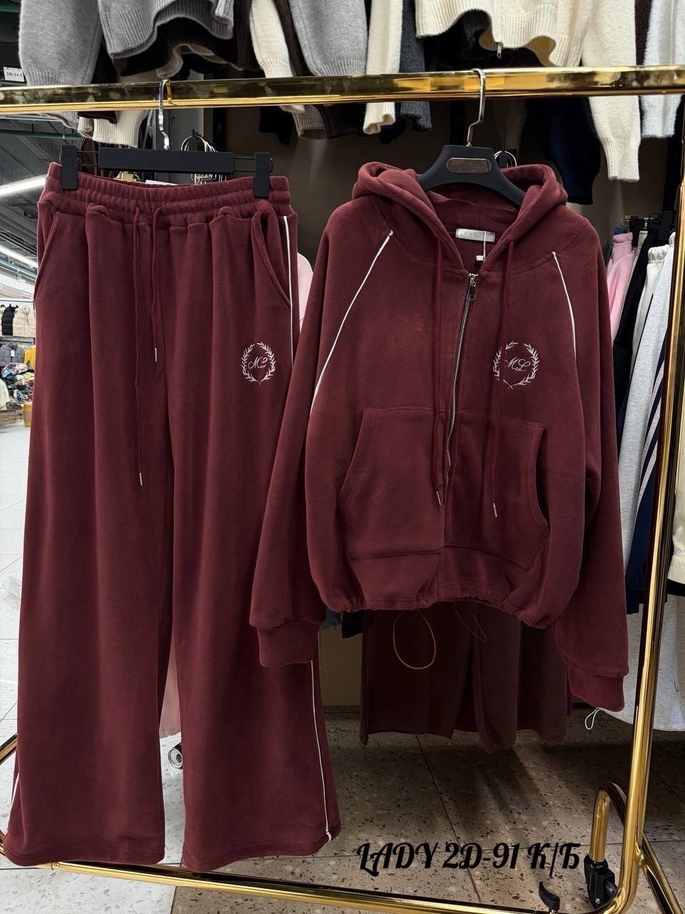 спортивные костюм,cпортивный костюм велюровый,велюровые костюмы,стильные костюмы,женские костюмы спортивные