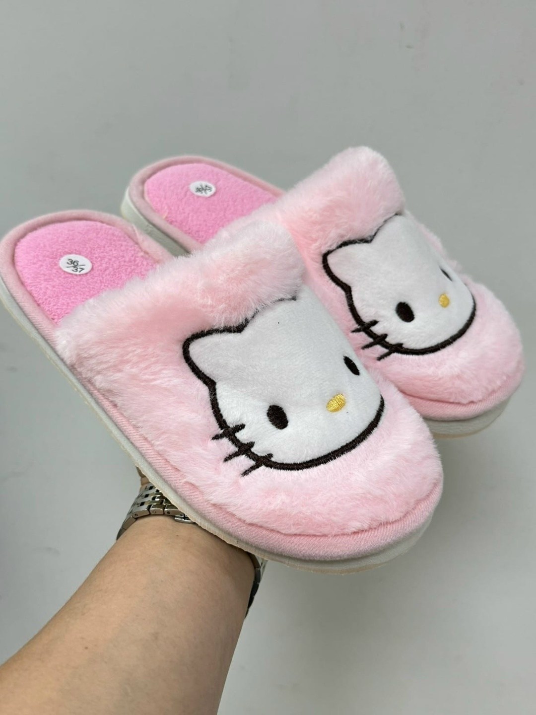 тапочки хелло китти,тапки хелло китти,тапочки домашние женские,тапочки домашние,плюшевые домашние тапочки