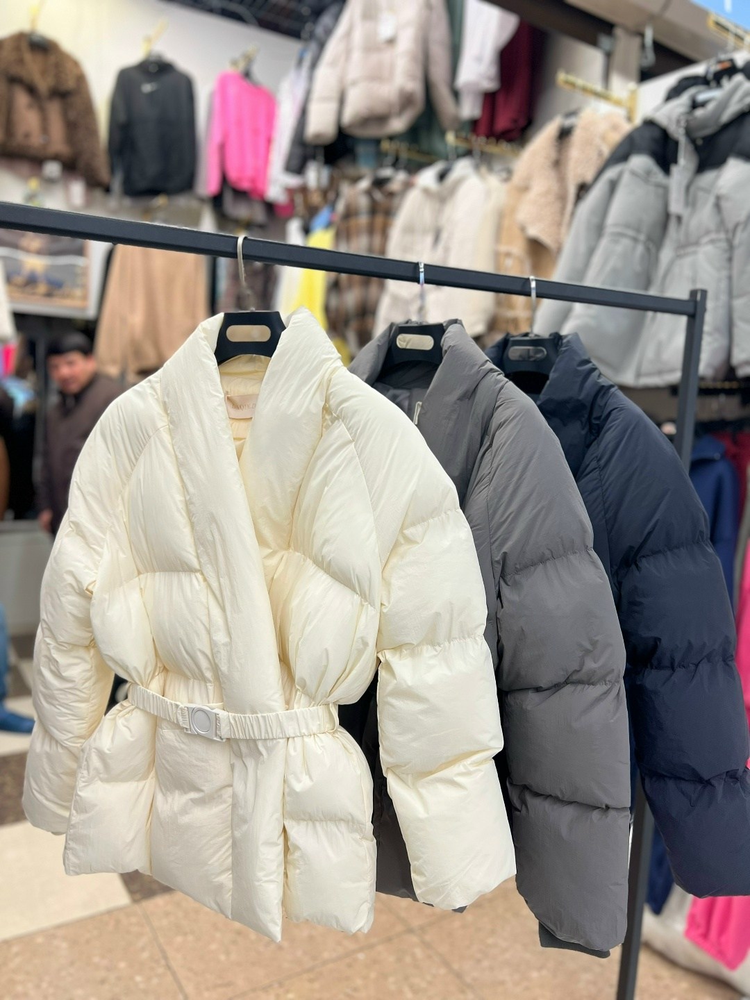 стильные пуховики,зимние куртки,куртка стильная,куртка с поясом,куртка модная