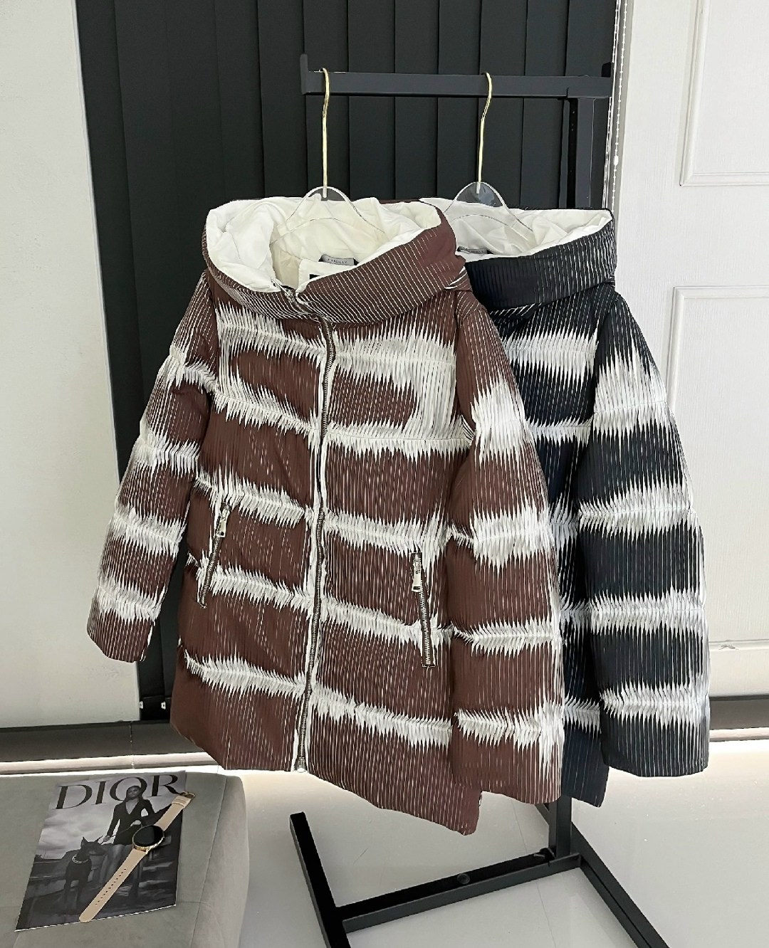 пуховик fendi,двусторонний пуховик,куртка fendi женская реплика,куртка фенди женская,зимние куртки