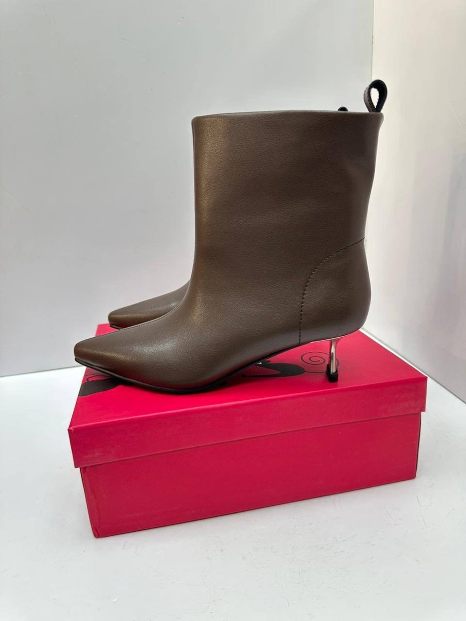 ботильоны женские,,модные ботильоны,женские ботильоны с острым носком,короткие сапоги