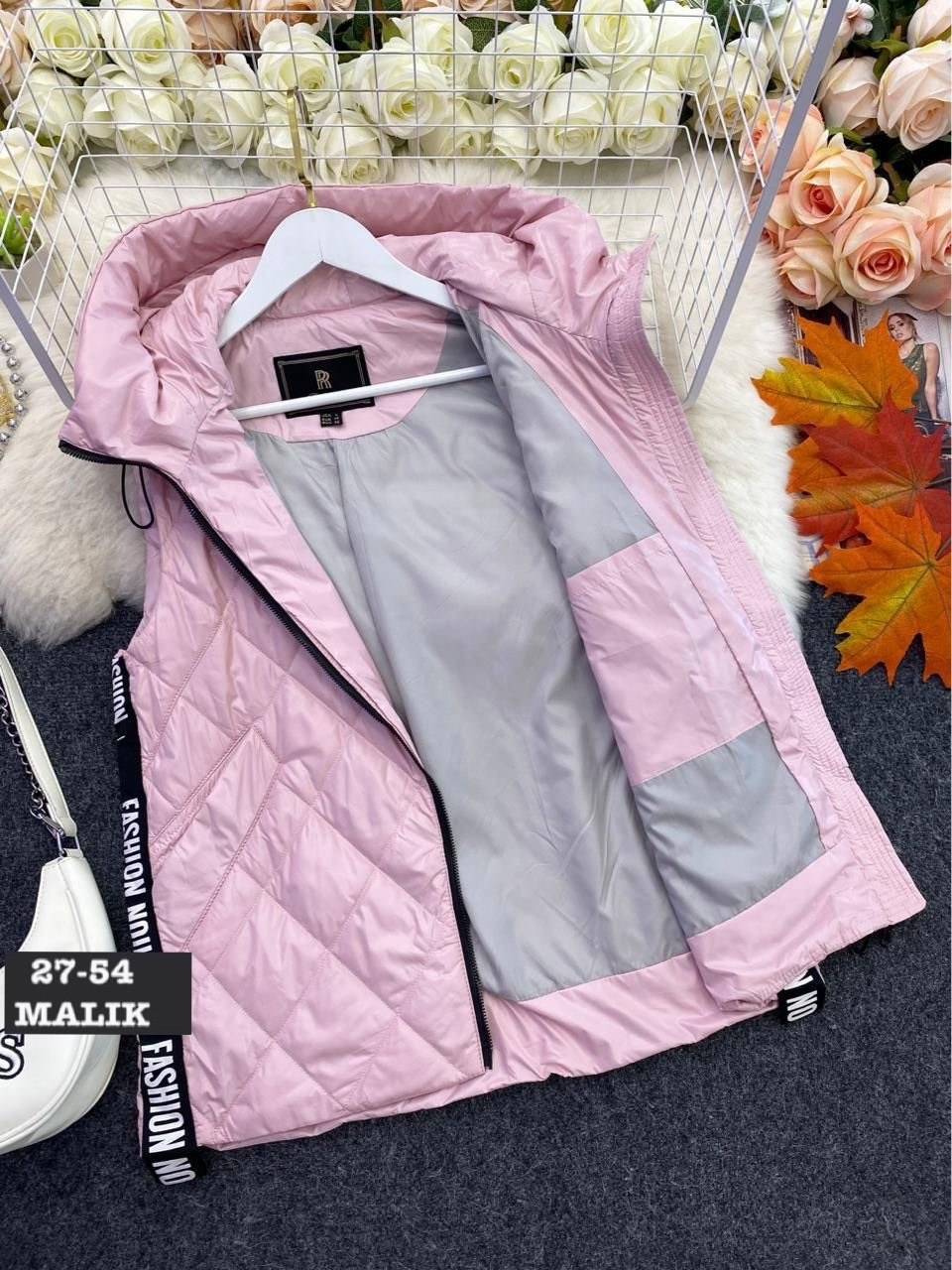 теплый жилет,жилетка женская,красный утепленный жилет,жилет безрукавка,жилет на синтепоне