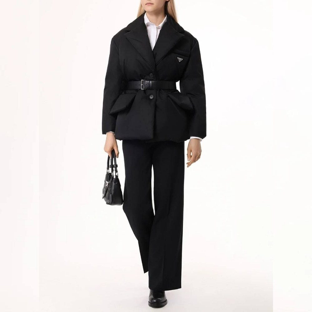 пуховик prada,пальто prada,прада куртка,куртка с поясом,куртка прада женская черная с поясом