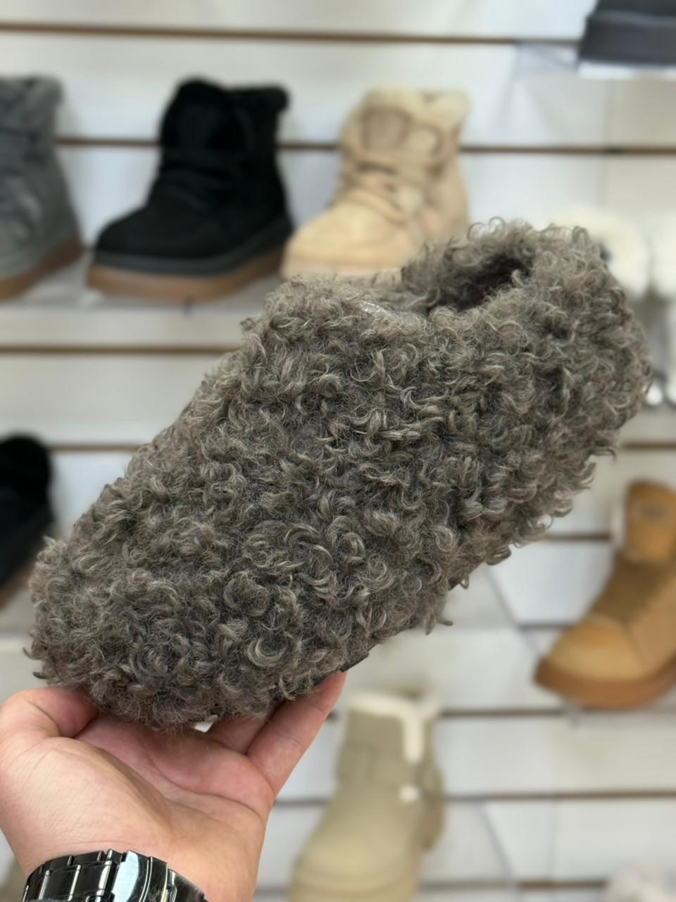 тапочки меховые,меховые домашние тапочки,,модные тапочки,меховая