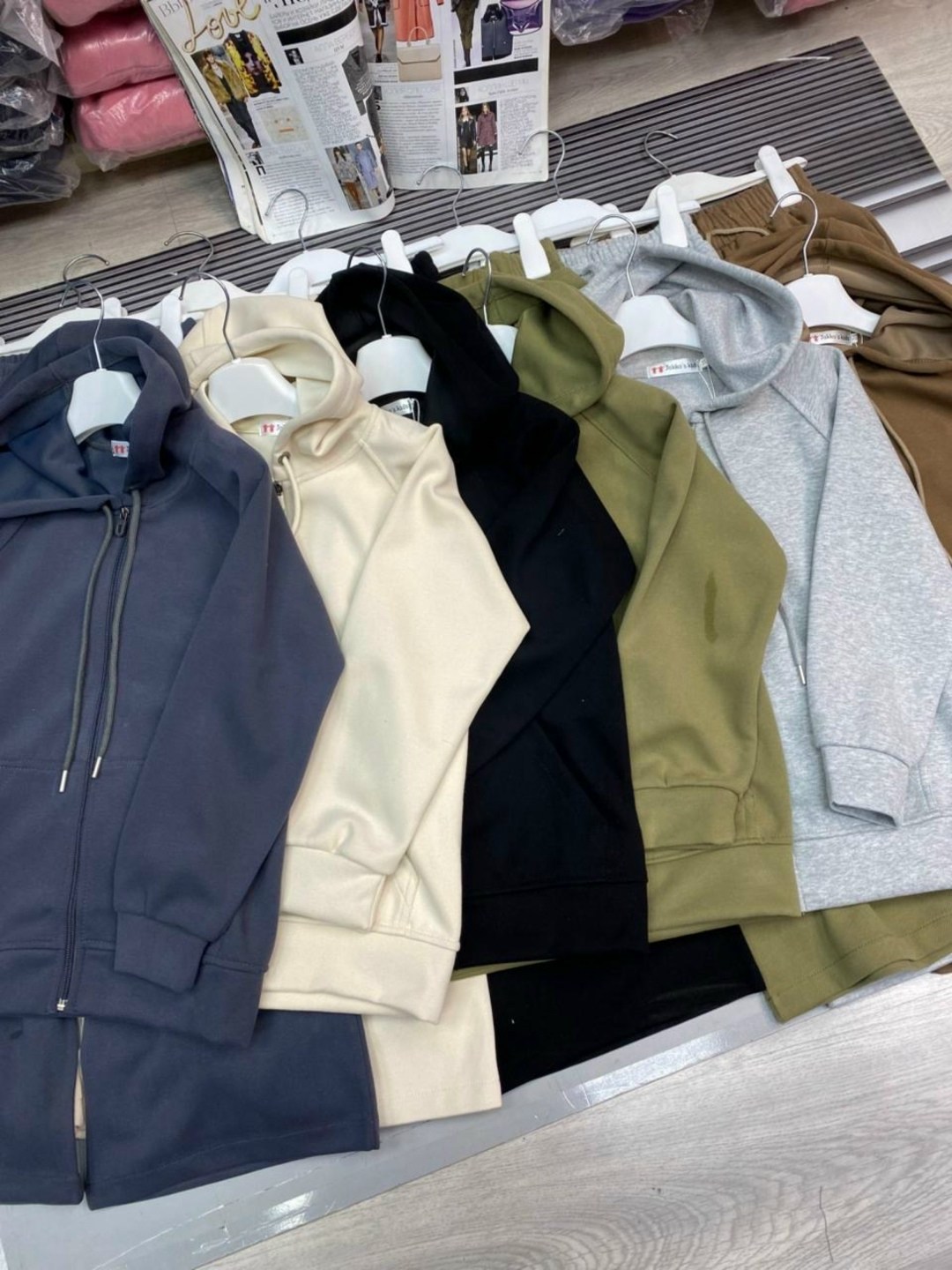 спортивные костюмы женские,костюм повседневный спортивный,костюмы спортивные,трикотажные костюмы,костюм женский худи