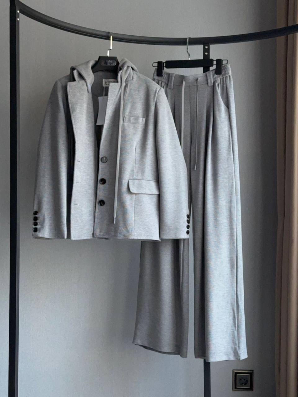 серое пальто,,мода стиль,женские широкие брюки