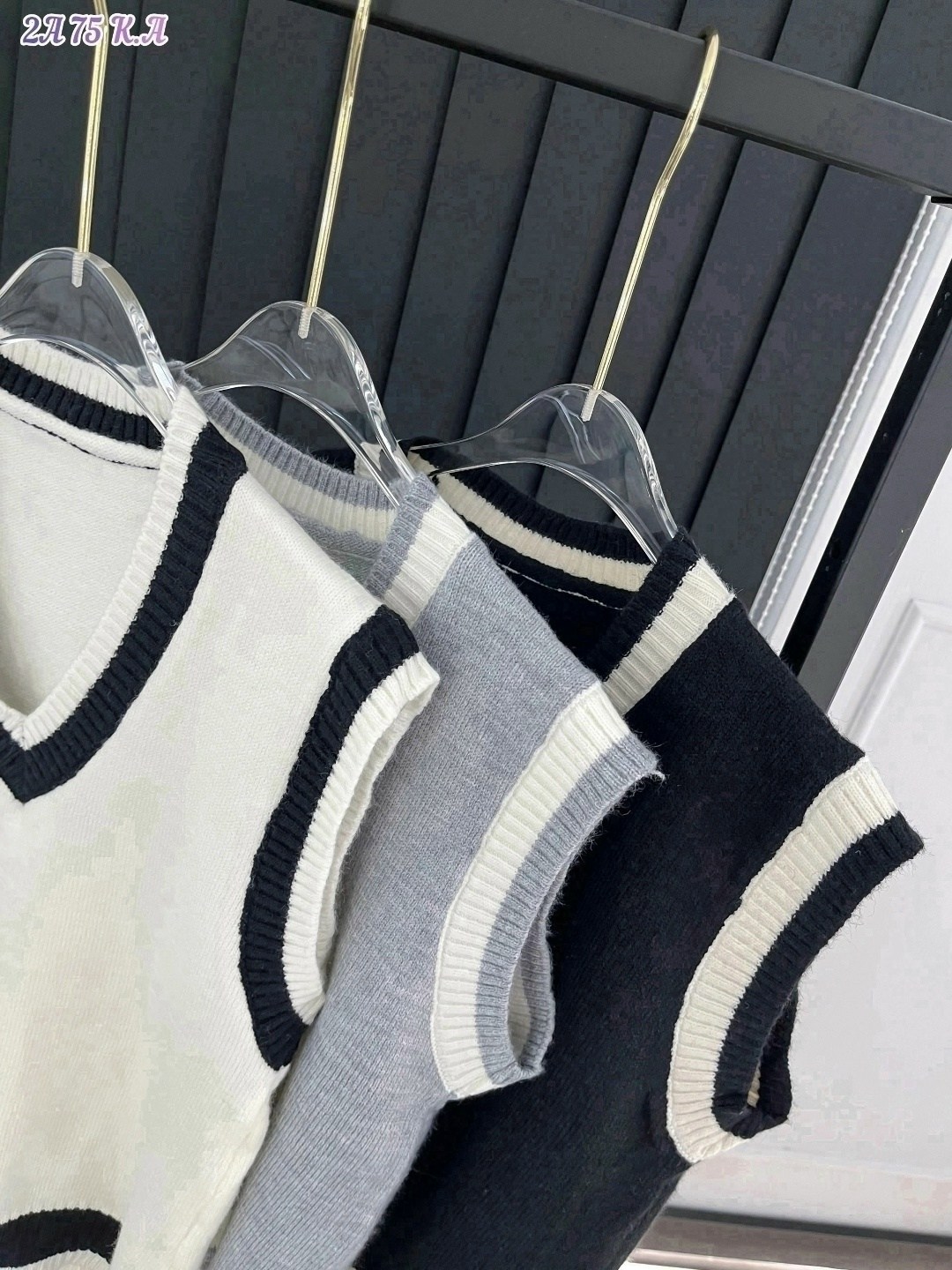 белая жилетка женская,жилетка женская,жилетка вязаная,жилет вязаный,жилетка вязаная женская